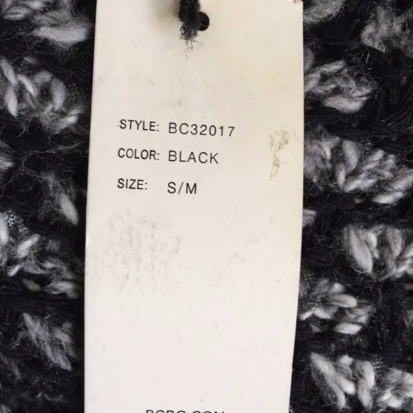 BCBG Sweater/Poncho 72%Arcylic 28% Wool - Picture 5 of 6